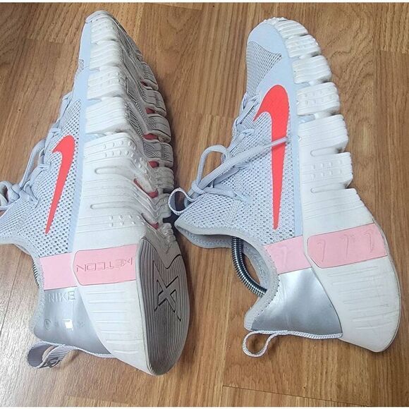Nike Women's Metcon 3 Training Shoe 12 - Picture 7 of 8